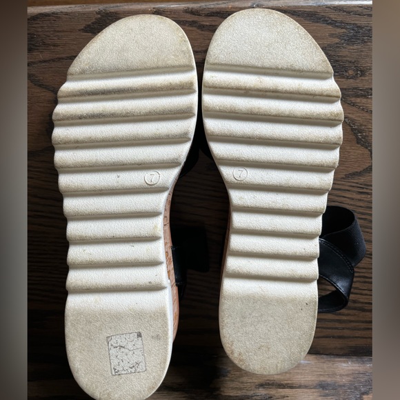 Dreamparis wedge sandals, size 7 - Picture 5 of 5